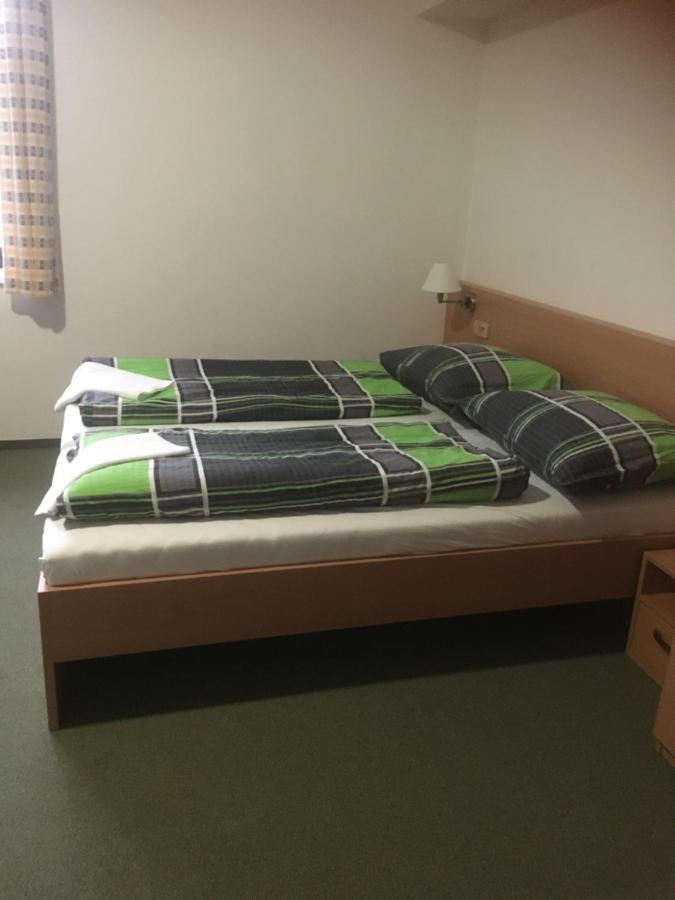 Hotel Salajka Горні Ломна Екстер'єр фото